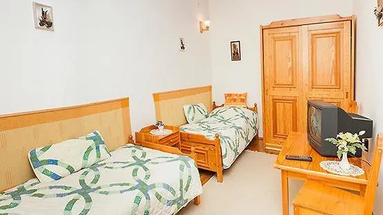 Golden Yacca Vendeghaz بيت ضيافة *